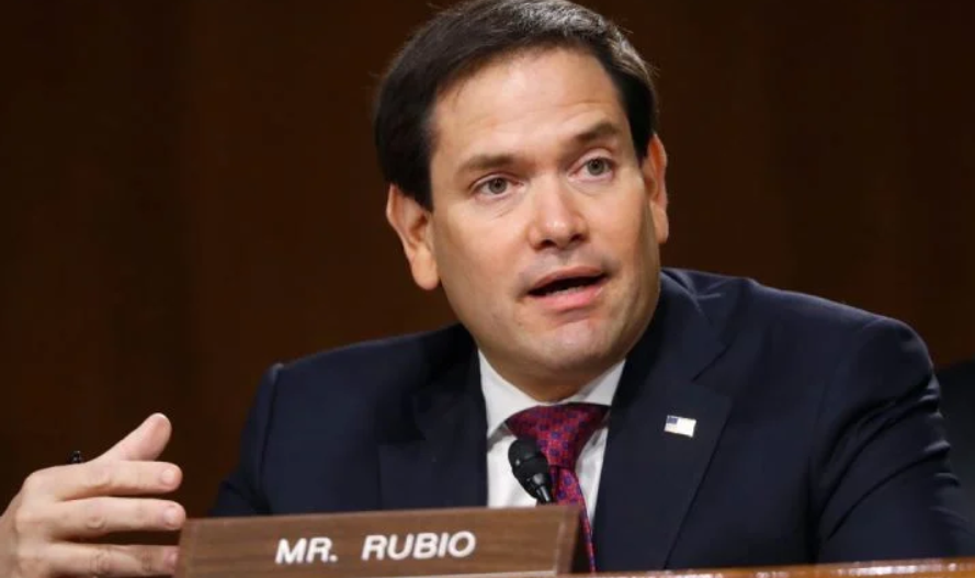 ABD’li Senatörden Macron’a Sert yanıt: Avrupa’yı biz koruyoruz